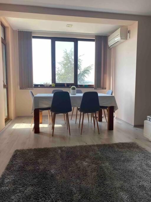 קאזאנלק Sunny Spacious Apartment In A Great Location מראה חיצוני תמונה